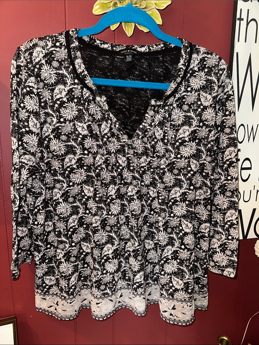 Lucky Brand Black and White Long Sleeve V-Neck Floral Top